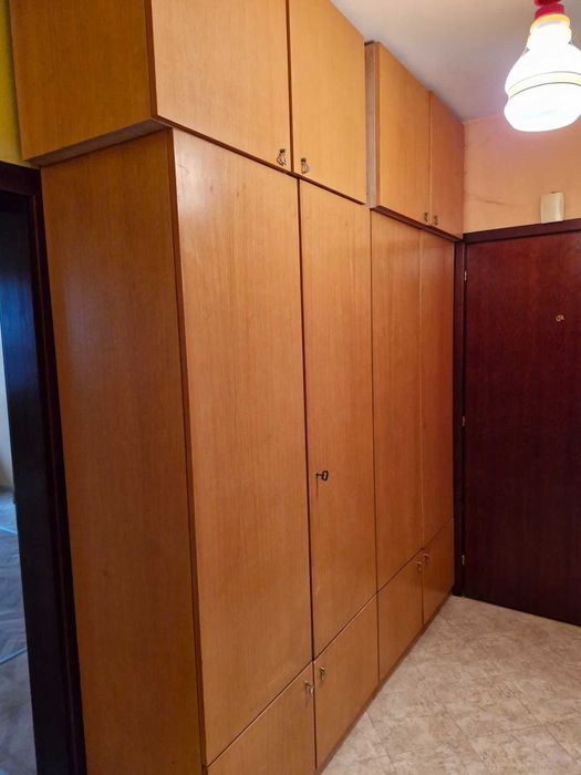 Гардероби – дълбок и плитък, масивни, в много добро състояние