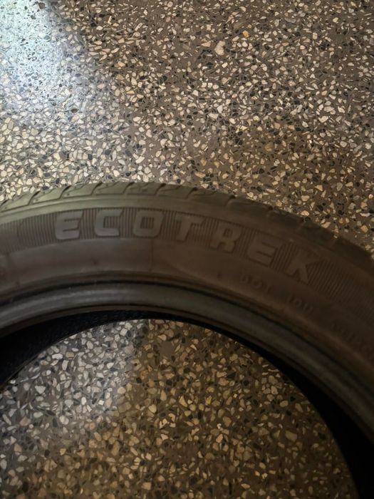 2 бр. Гуми за автомобил