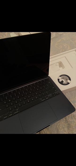 Macbook air 13.6