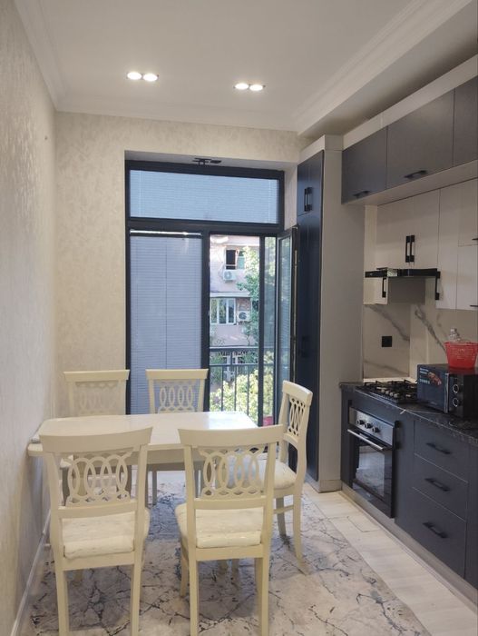 Юнусобод Туркистон метро 30 метр новостройка, 3 хона евро ремонт.