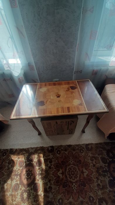 Продам мебель , гарнитуры , кровати .