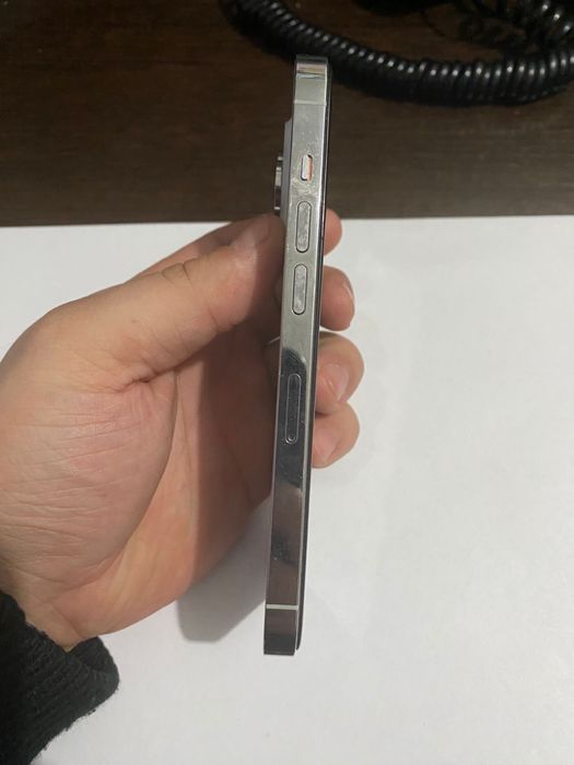 Iphone 14 pro каробка док есть