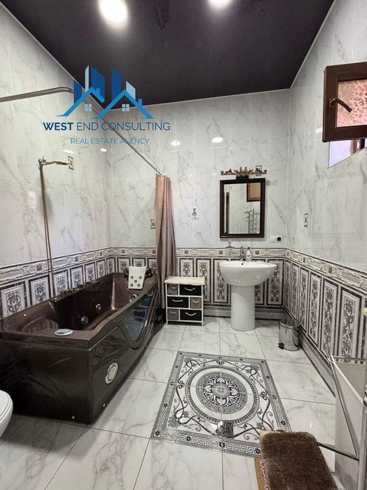 Продается эксклюзивный особняк | 10 cот - 600 м2 | В Центре Города