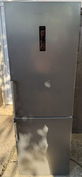 Vand Frigider Signature