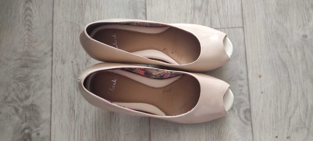 Женские туфли и босоножки