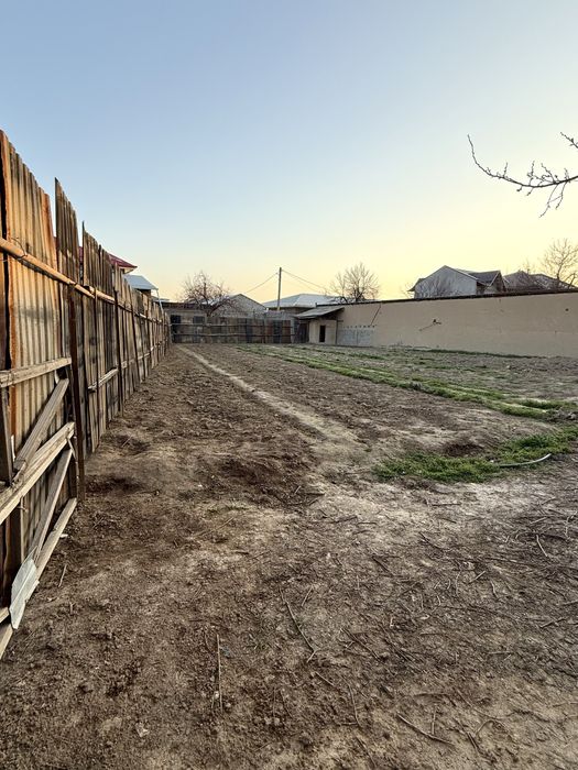 Йер Сотилади Юнусобод Зенит Холис махаллада болиб осайам болади