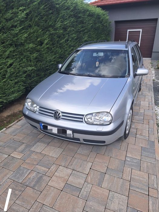 Vând Volkswagen Golf 4
