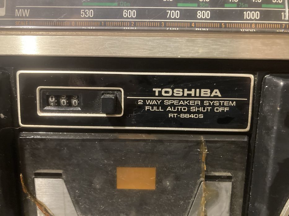 De vanzare casetofon TOSHIBA