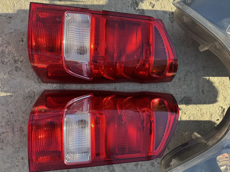 Vand faruri/stopuri mercedes v-class