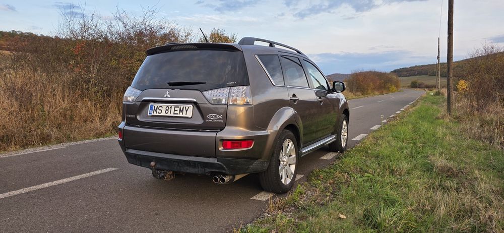 MITSUBISHI Outlander 2011 — imagine 2