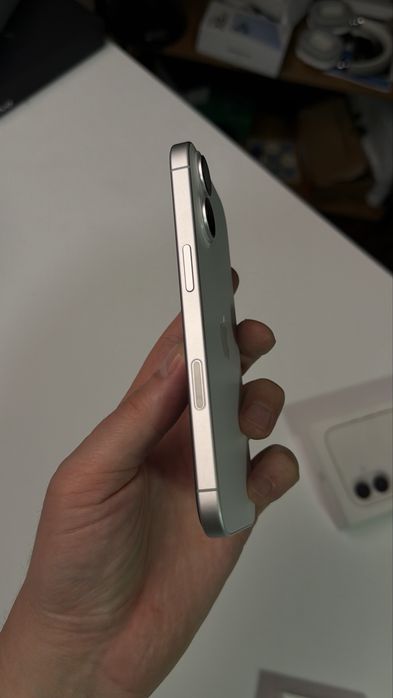 iPhone 17 256GB White 100% Battery