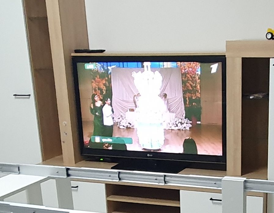 Продам телевизор LG
