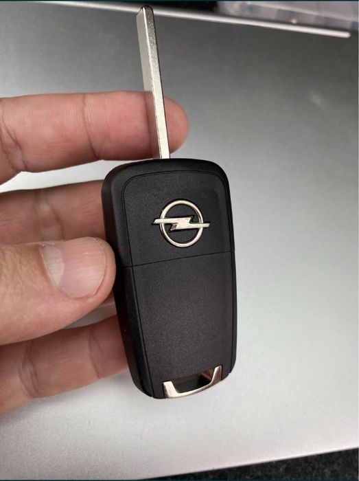 Carcasa cheie OPEL Insignia, Astra J cu 2 sau 3 butone tip briceag