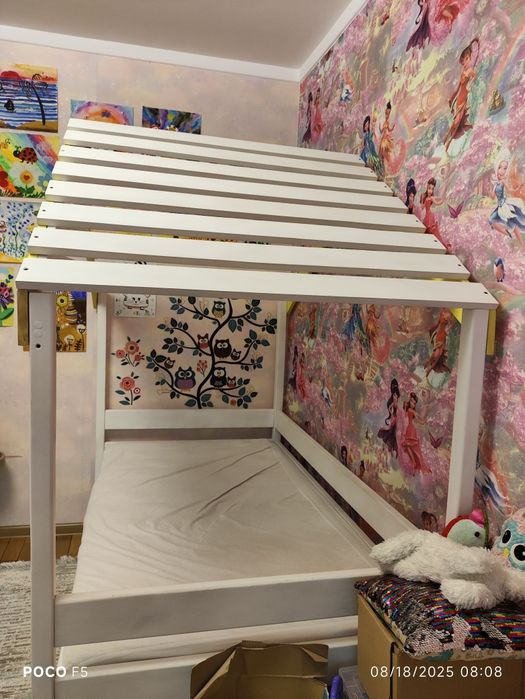 Продам детскую кроватку-домик