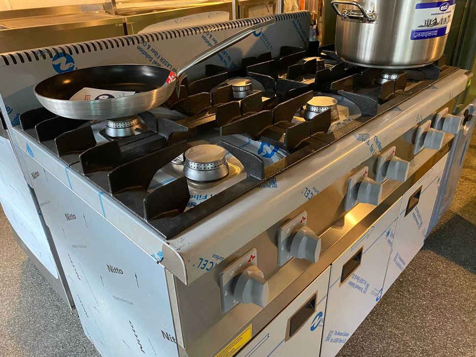 Aragaz cu 6 ochiuri si suport inchis cu usi batante