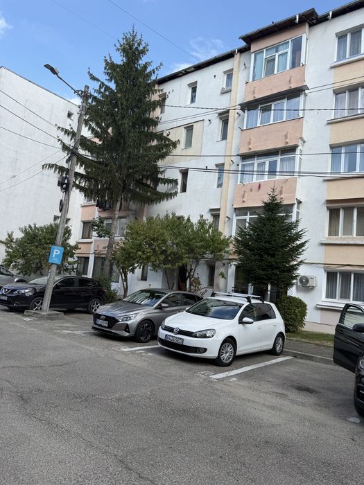 Vand apartament central curtea de arges