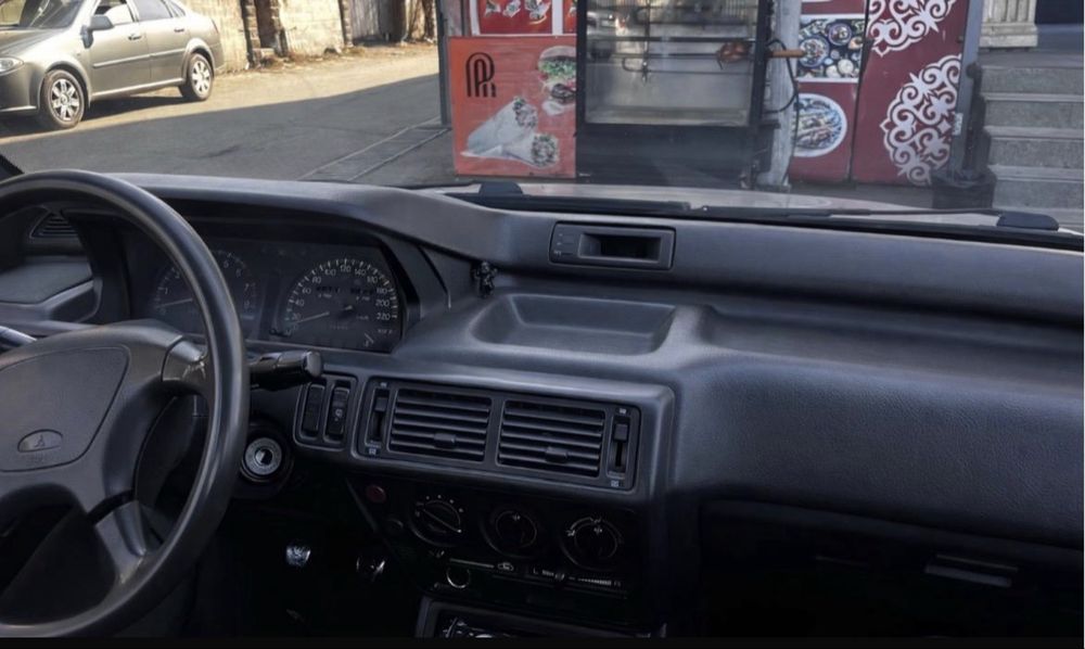 Mitsubishi Galant 1.8,  1992 года