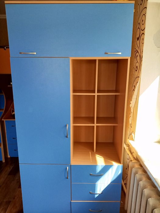 Продам детскую стенку со шкафом