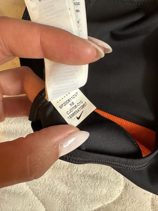 Бюстие Nike черно