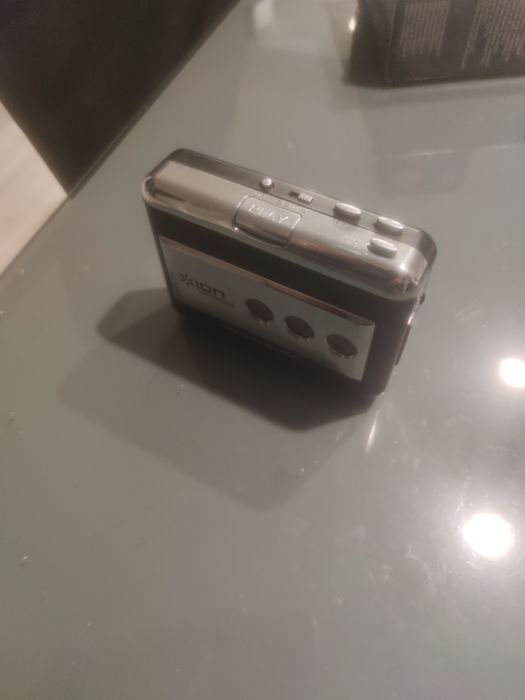 Vând 2 Casetofoane  portabile  Walkman USB convertor  în mp3