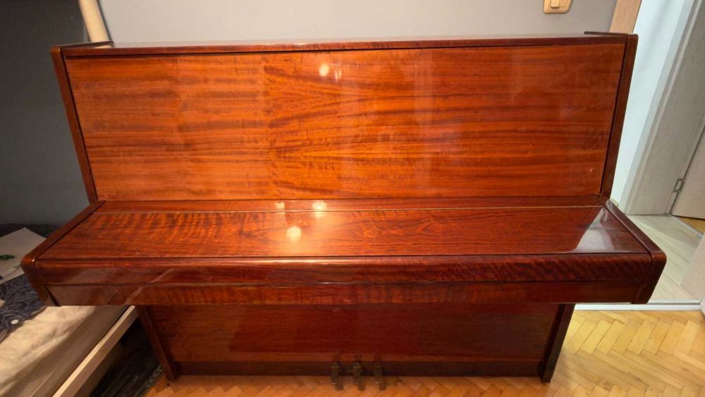 Акустично пиано "Рига"