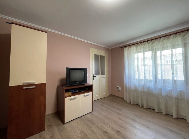Casă de vânzare sau de închiriat în Focșani.