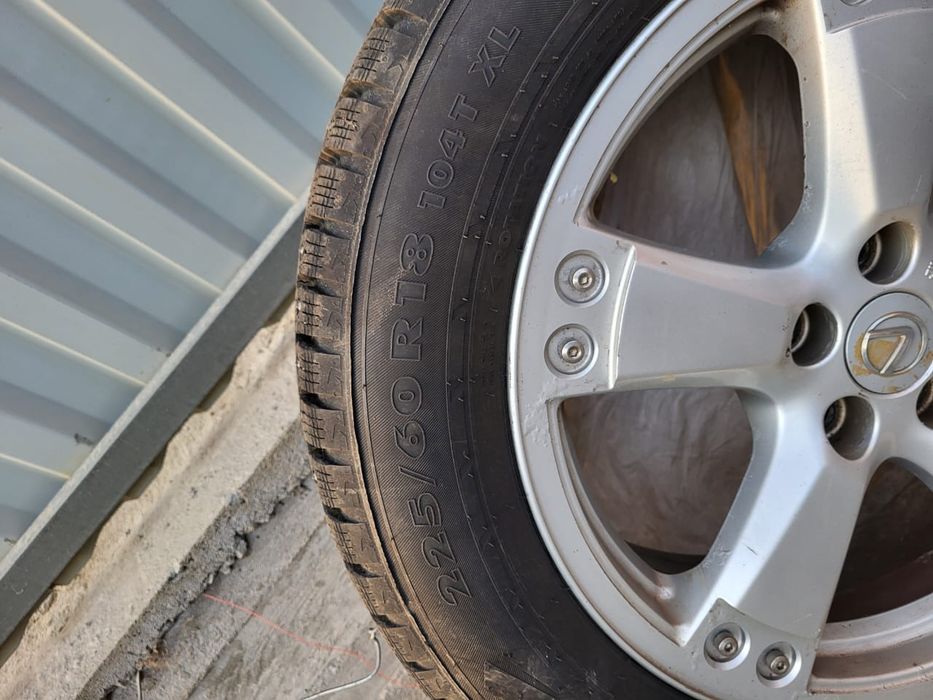 Продам зимнюю резину с дисками