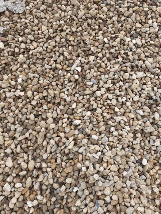 Piatră concasată ,nisip,sort,pământ negru