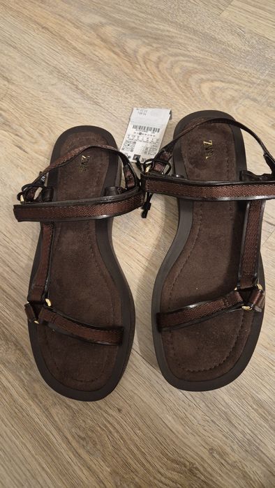 Дамски сандали и чехли Zara
