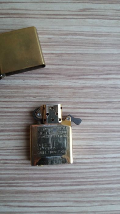 bricheta ZIPPO, casca, tabachera