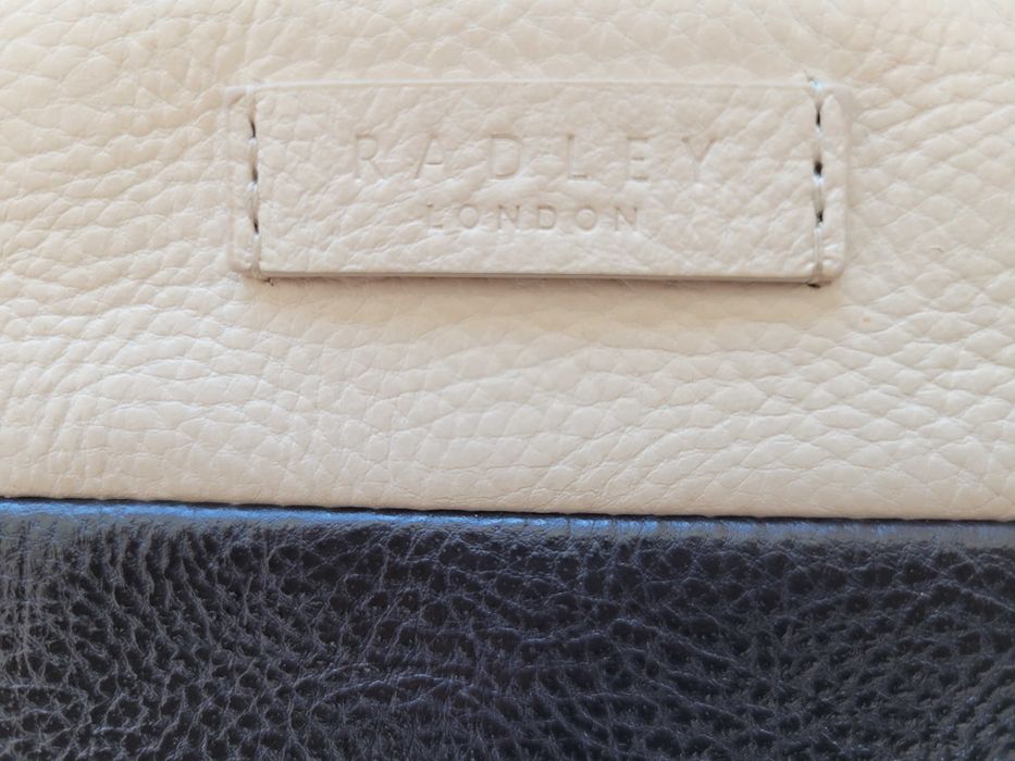 Клъч чанта RADLEY LONDON с подарък по избор на ТОП цена