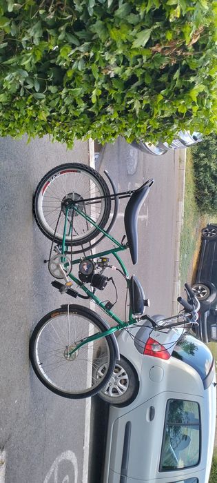 Bicicleta cu motor 80 cc.