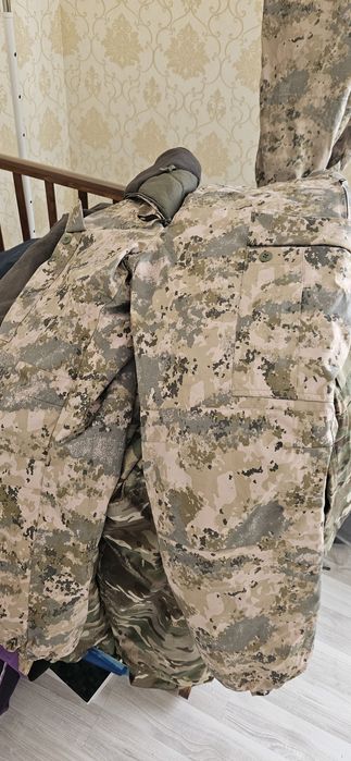 Продам форму и обувь срочно