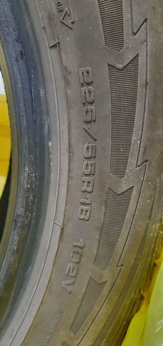 Goodyear 225 55 R18 Зимни