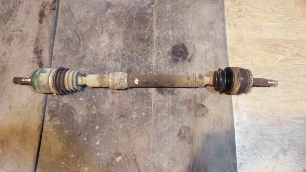 Продам привод Ниссан р12