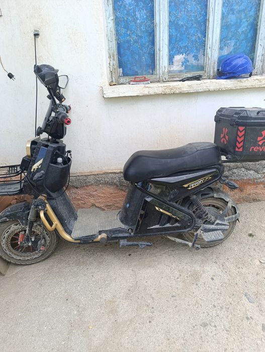 Skuter sotiladi 800 wattlik yurishi holati ideal