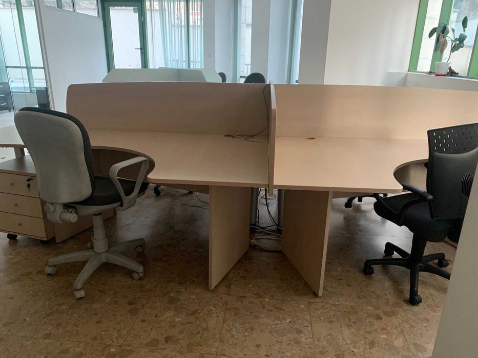 Големи офис бюра