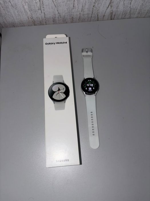 Смарт часы Samsung Galaxy smart watch 4