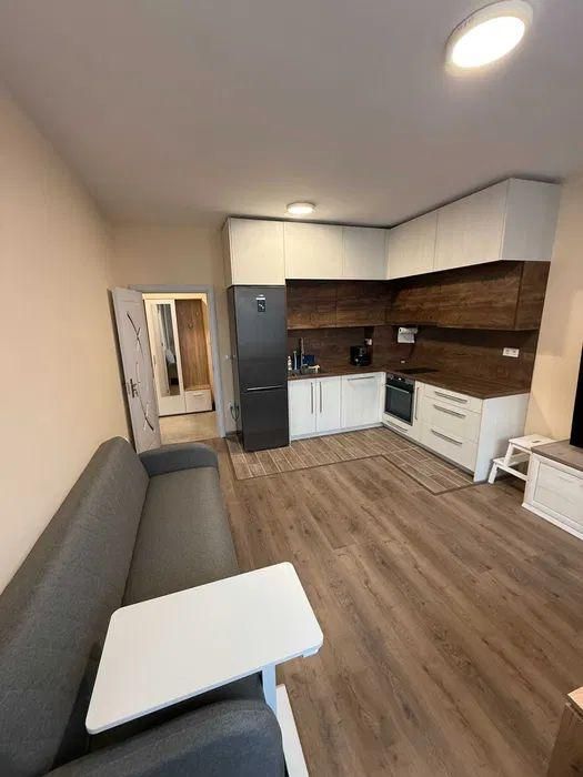 Дава се под наем Двустаен апартамент в Варна, м-т Пчелина - 54 кв.м за 560 € - Снимка #2