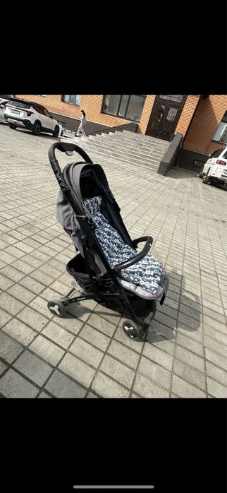 Коляска прогулочная серая