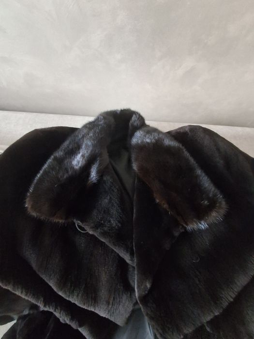 Норковая шуба черный бриллиант!