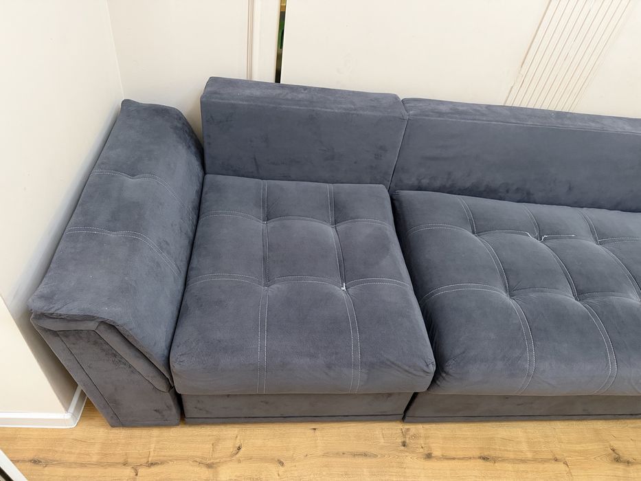 Отдам даром диван.