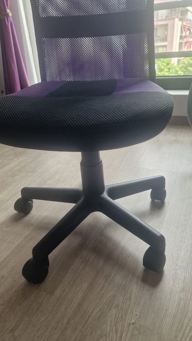 Vând birou+scaun