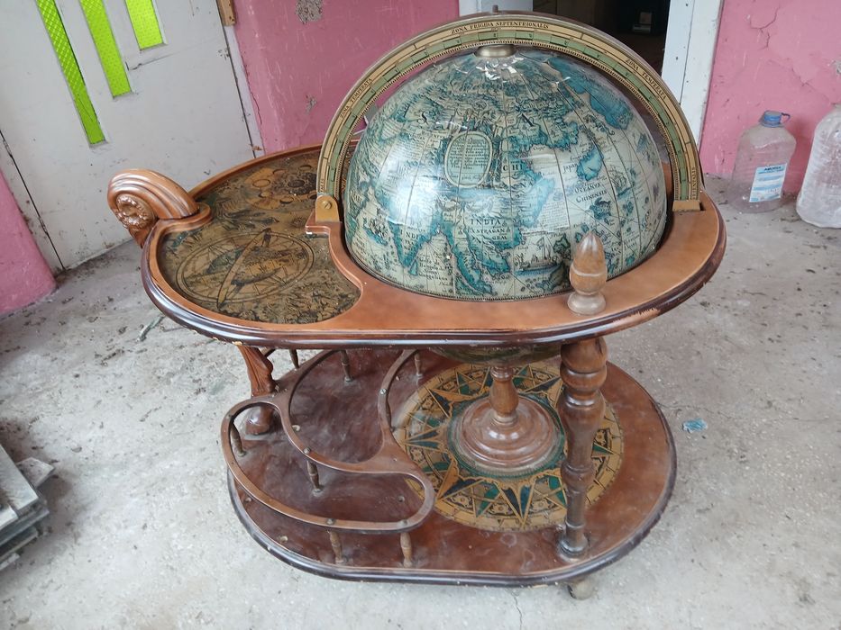 Masa decorativa pentru bauturi