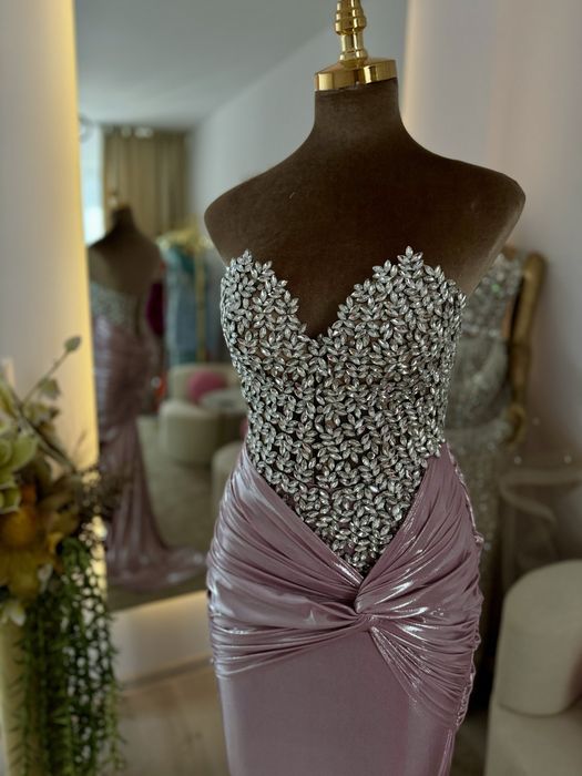 Rochie de ocazie cu pietre si cristale swarovski