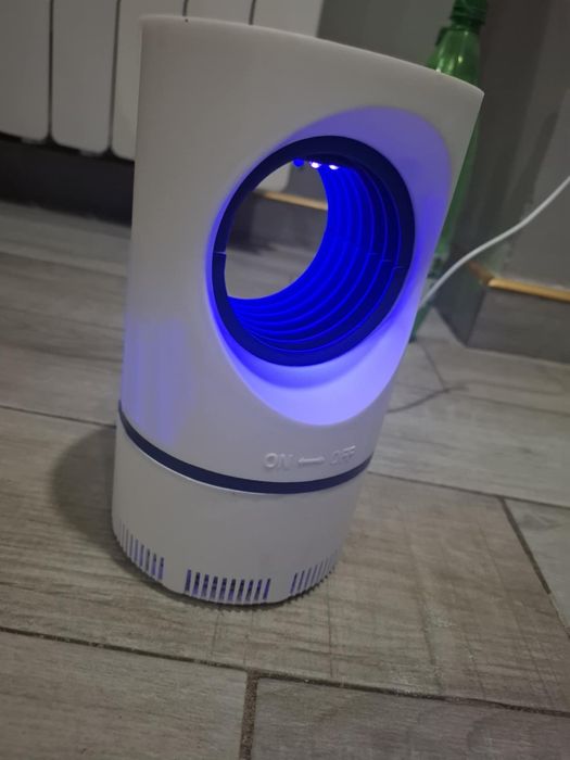 Електрически капан за насекоми 5V с USB бял син 12.5x21см