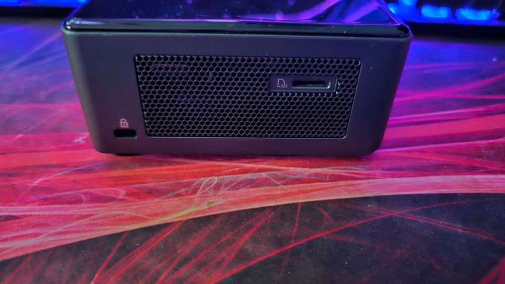 Mini PC Intel NUC8 i5-8259U