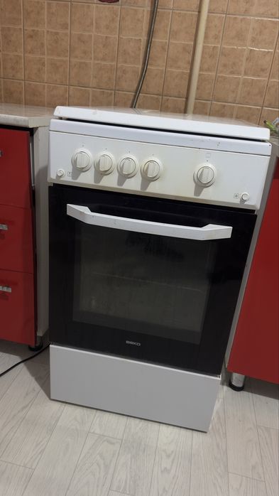 Продам газовую плиту.