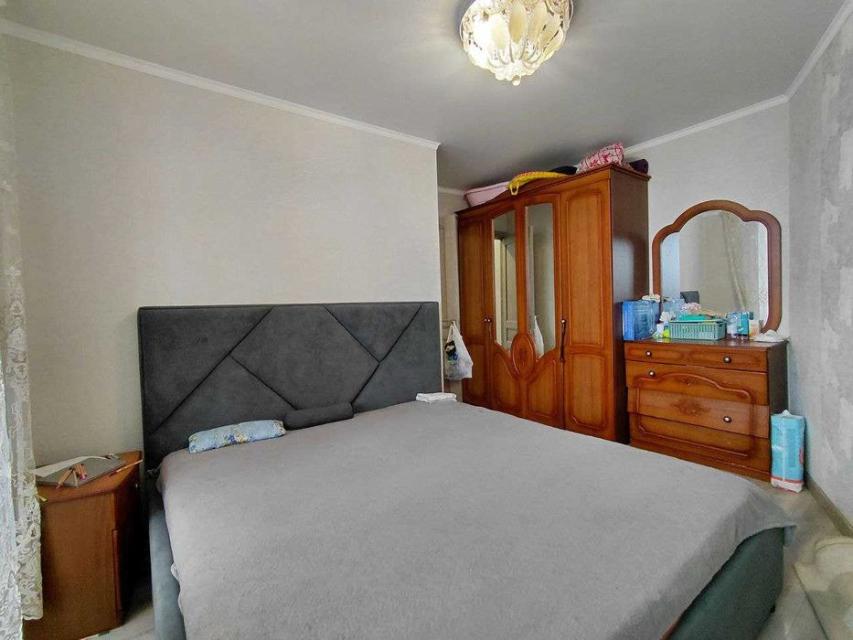 Продам 4 ком кв 8 мкр