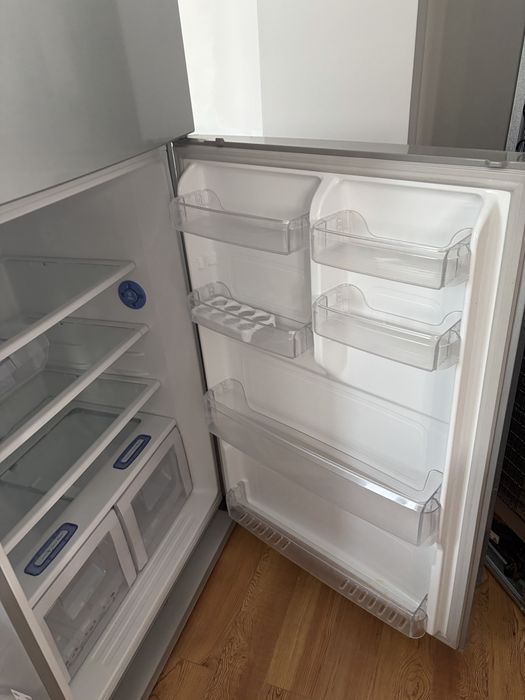 Большой холодильник Samsung